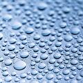 Waterdruppels op een behandeld oppervlak